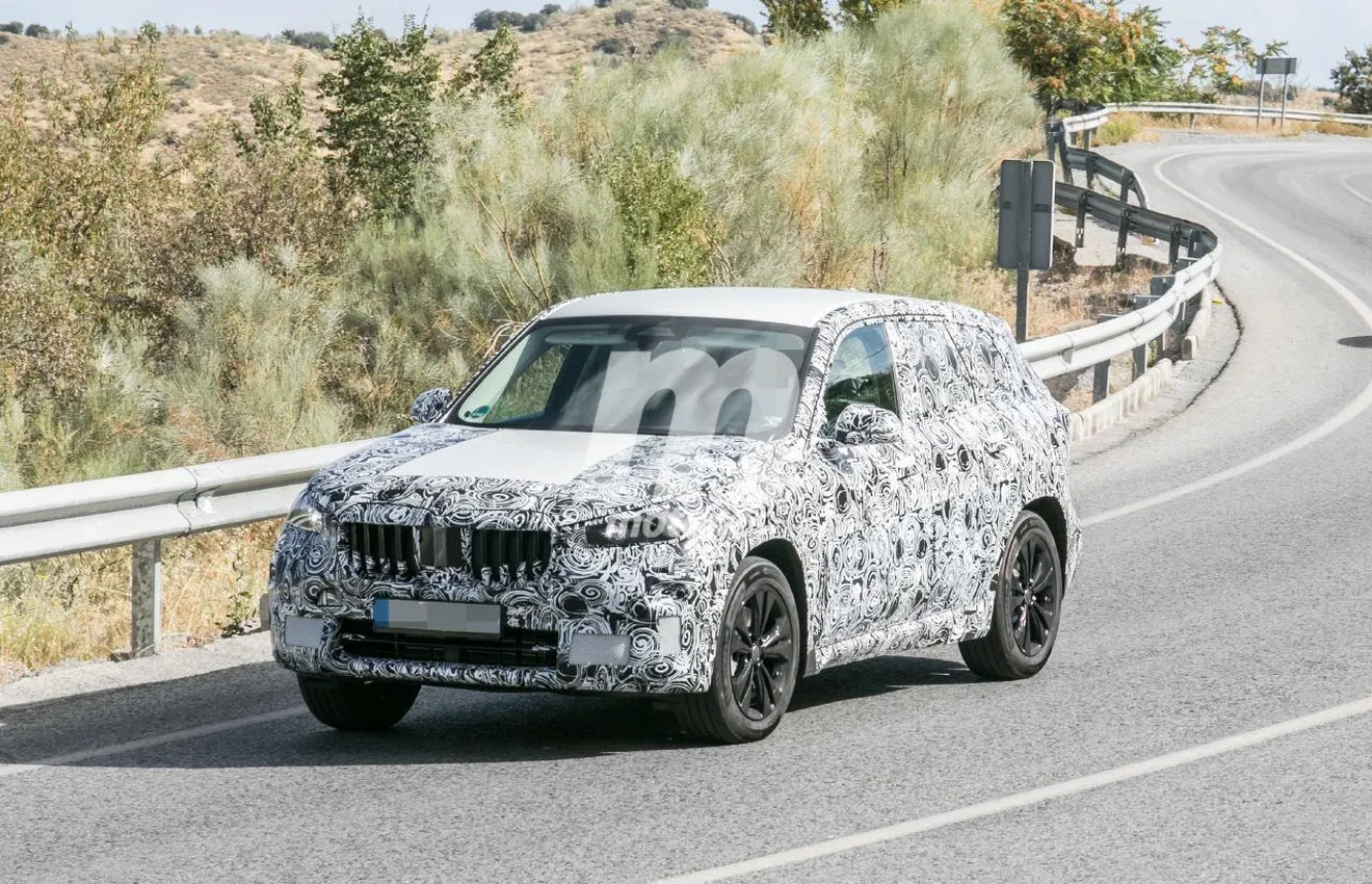 Nuevas fotos espía del BMW X1 2022 en el sur de Europa, el SUV al calor del verano