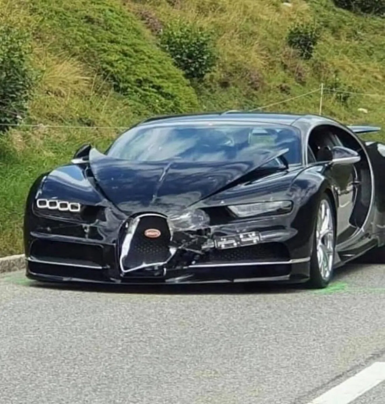 Bugatti y Porsche, protagonistas de un accidente muy caro [con vídeo]