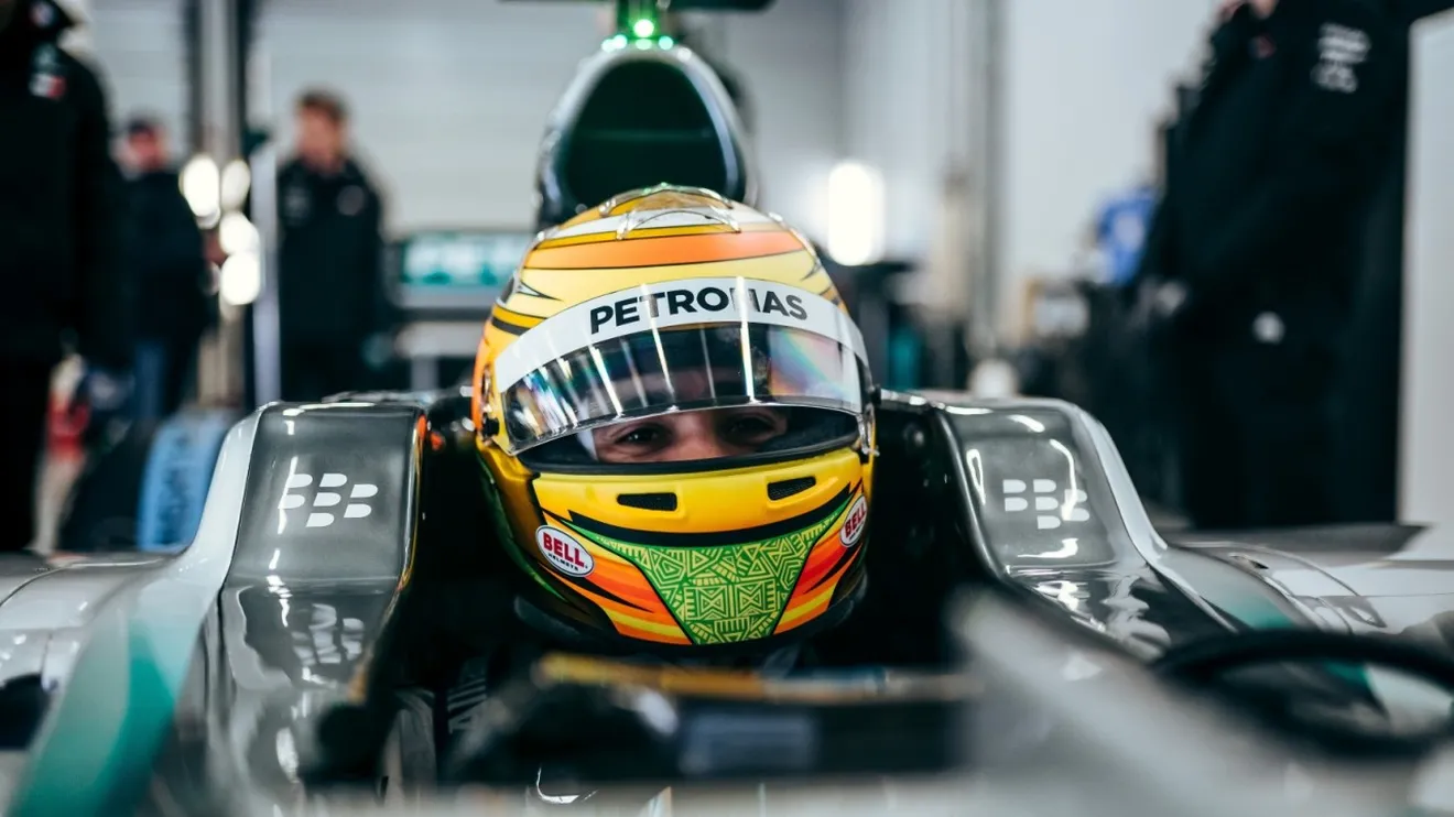 El error de Mercedes que impide a Esteban Gutiérrez ejercer de piloto reserva