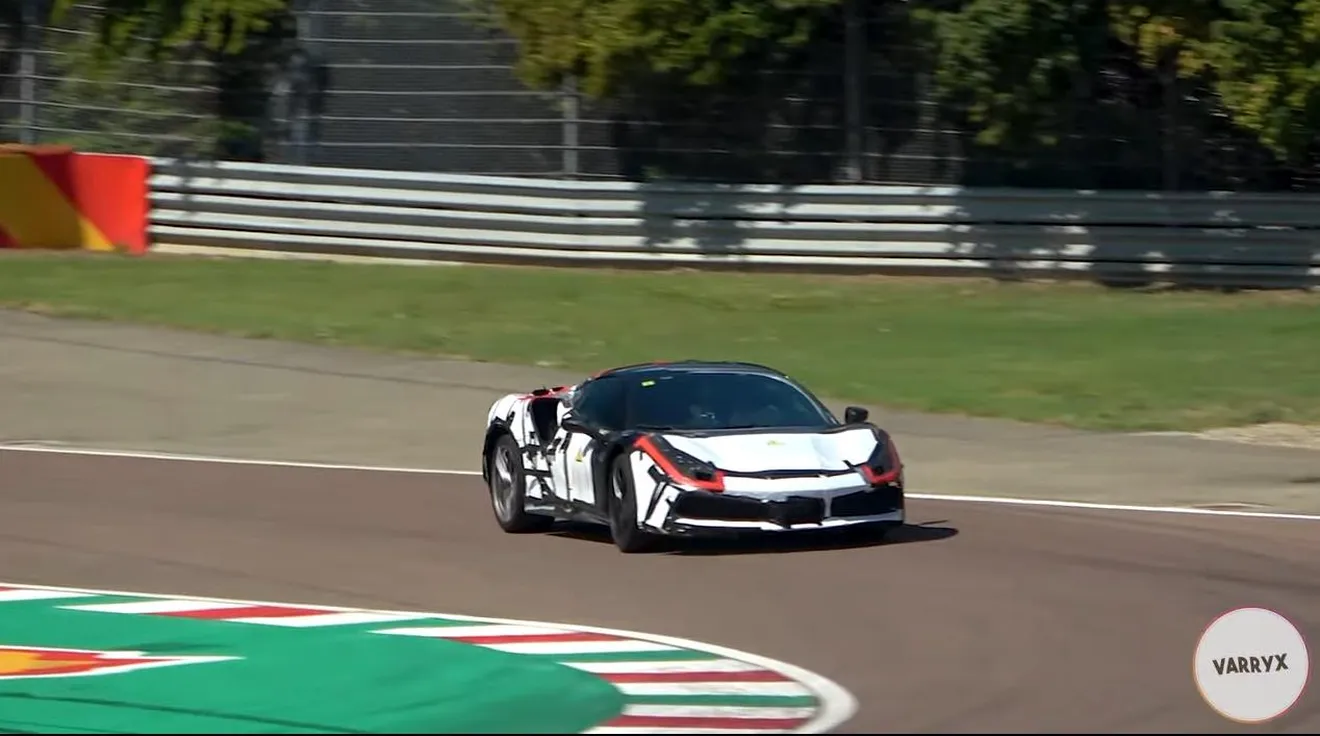 Una mula híbrida Ferrari a fondo en el circuito de Fiorano [vídeo]