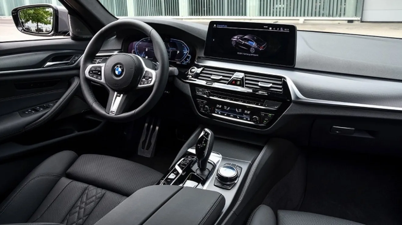 BMW 545e xDrive - interior
