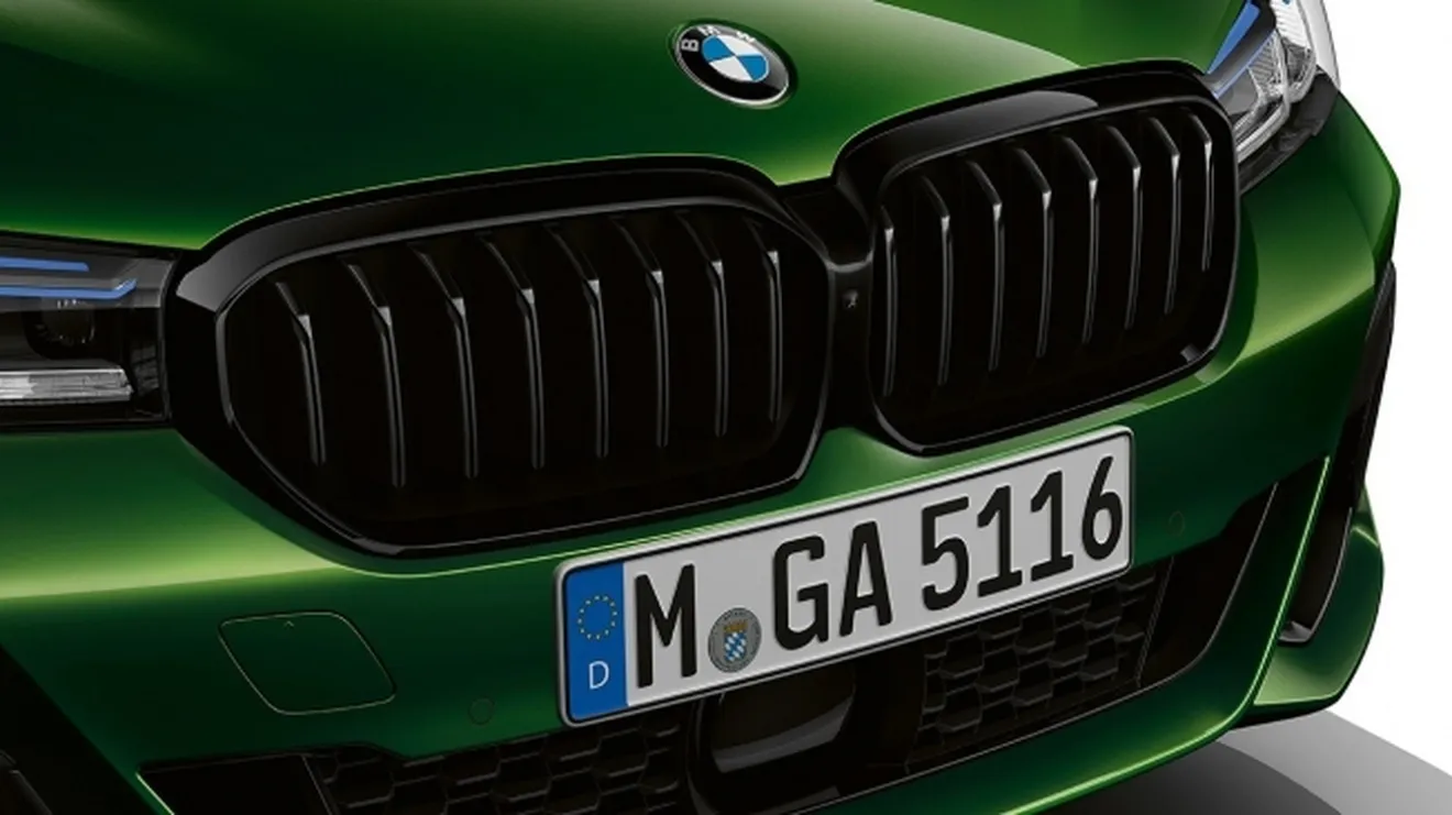 BMW M550i xDrive - frontal