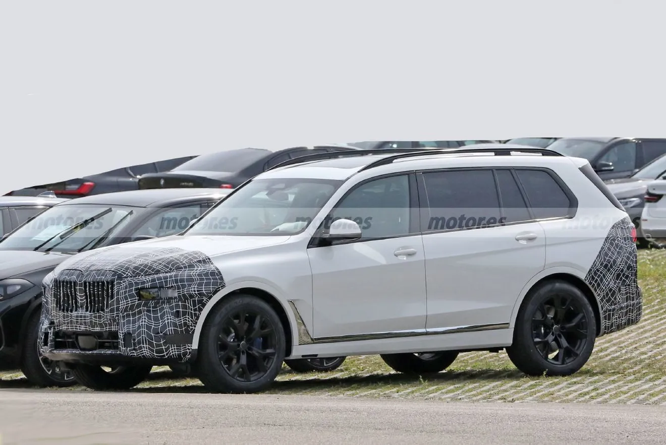 BMW X8 2022, primeras fotos espía del nuevo SUV alemán... ¡Camuflado como un X7 facelift!