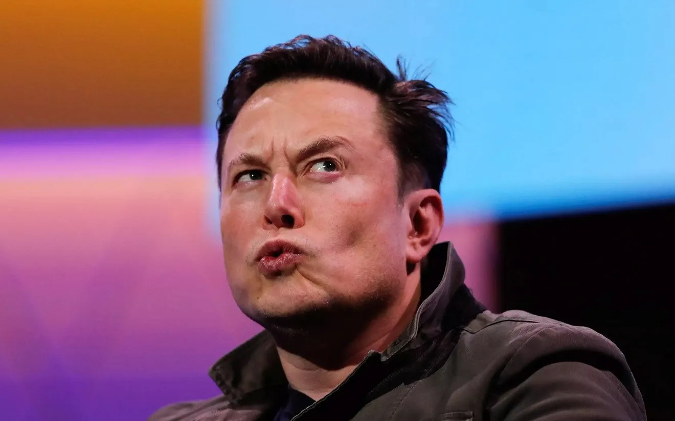 A Elon Musk no le ha sentado bien la mala acogida de las novedades del Battery Day