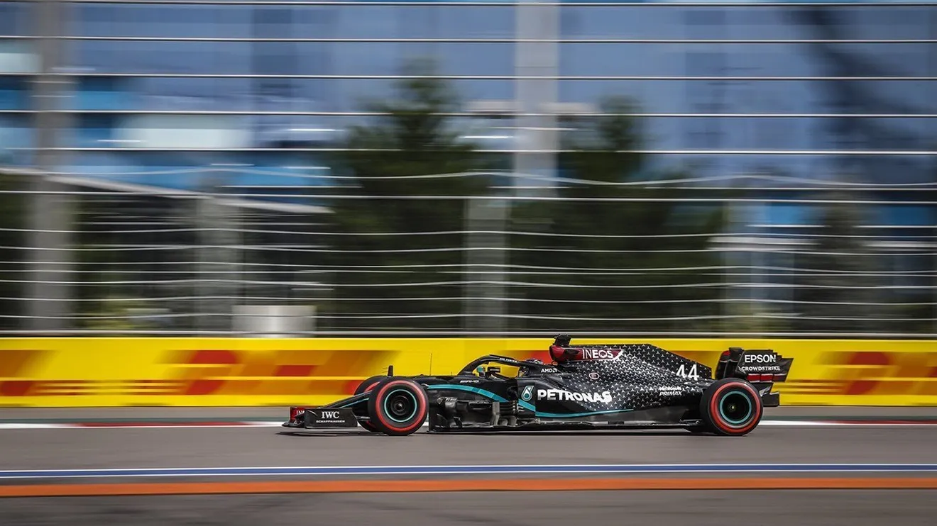 Hamilton, desde la pole con susto a por el récord de Schumacher