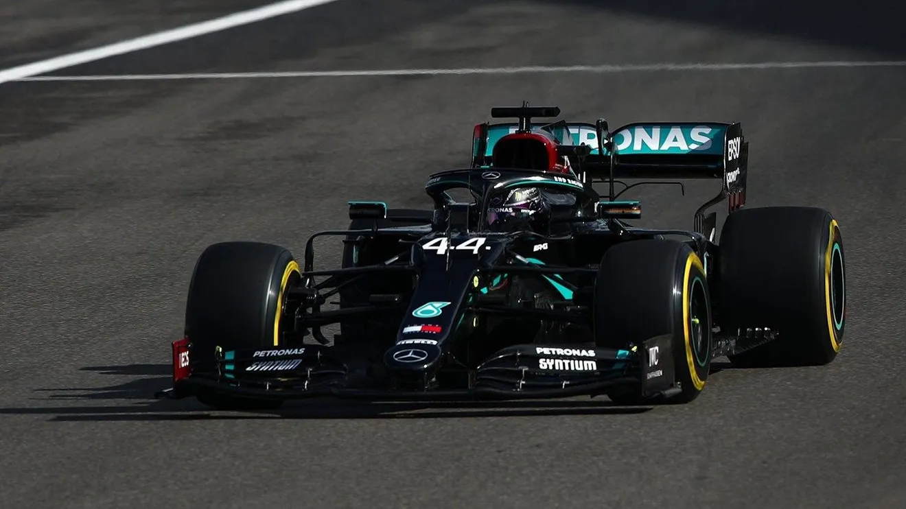 Hamilton iguala a Schumacher en una carrera cómoda sólo para él en Nurburgring