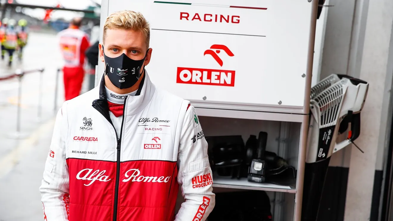 La lluvia y la niebla dejan sin disputar los primeros libres del GP de Eifel y sin debut de Mick Schumacher