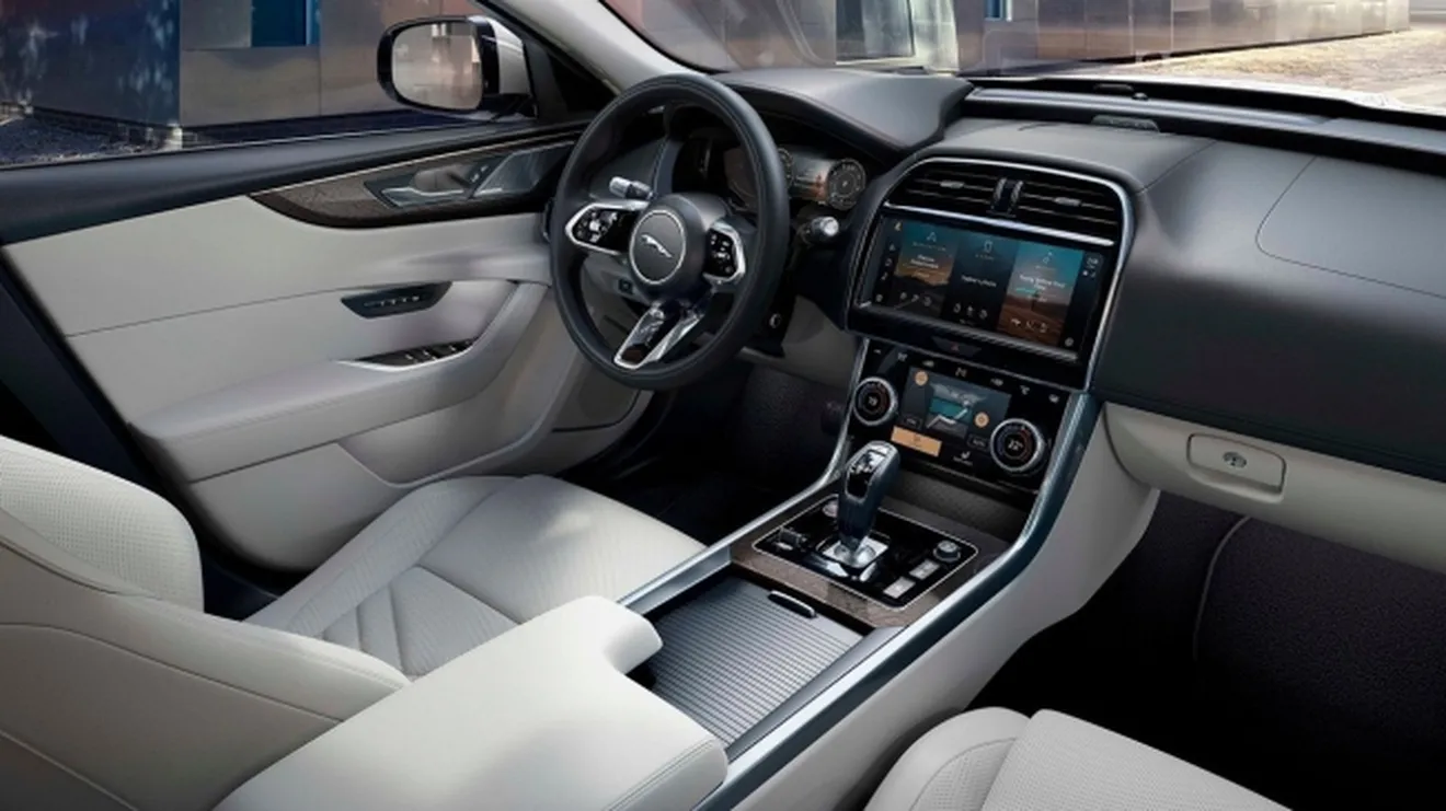 Jaguar XE 2021 - interior