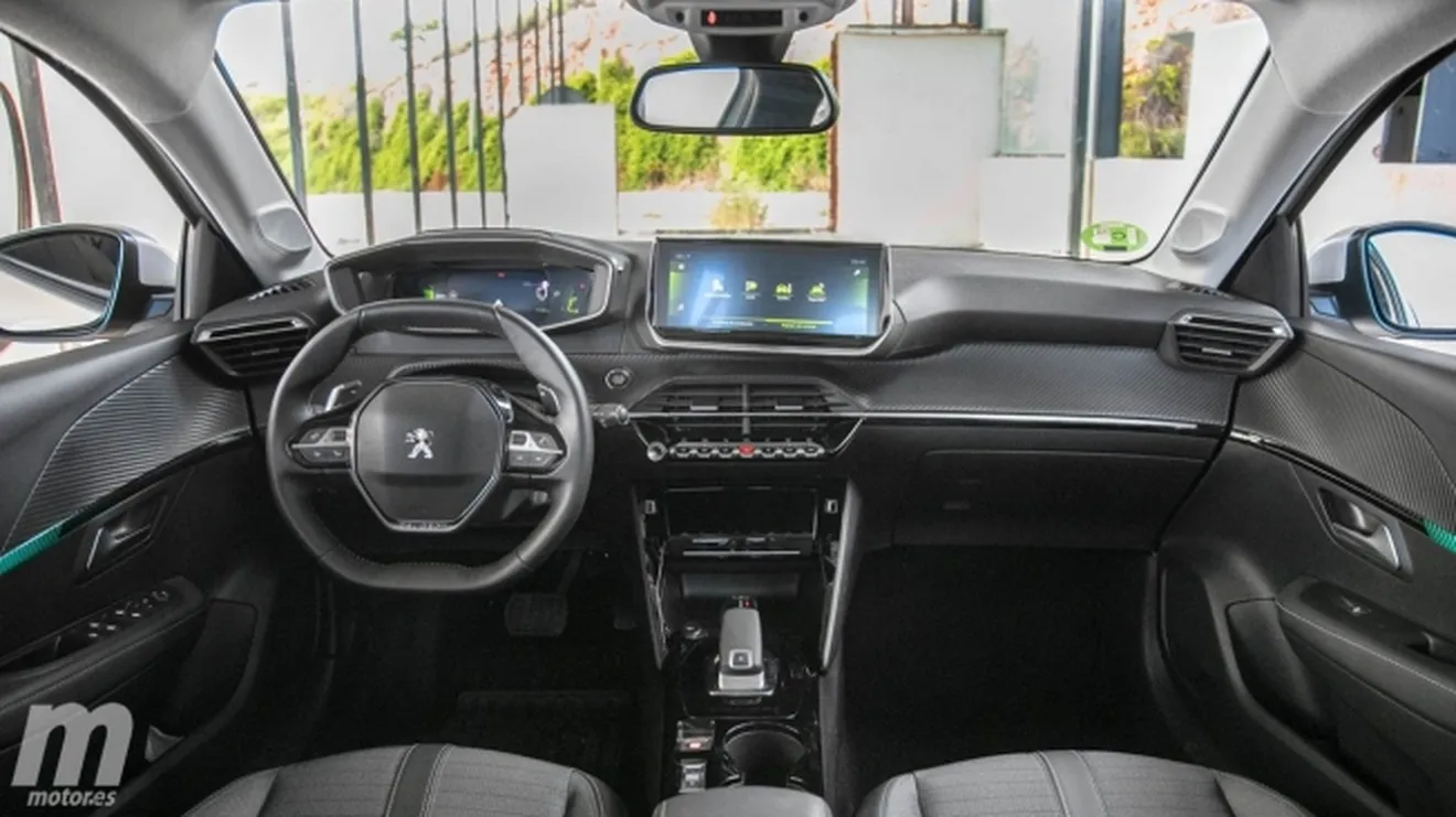 Peugeot 208 - interior