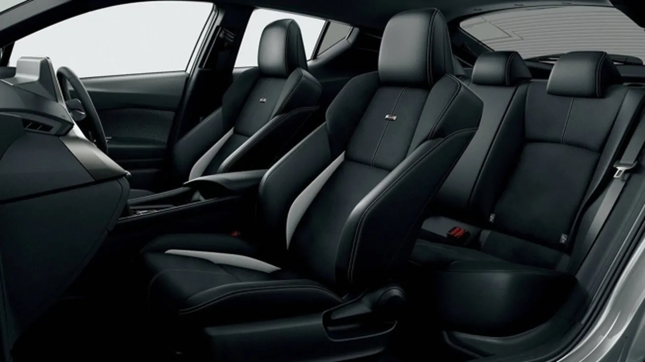 Toyota C-HR GR Sport - interior