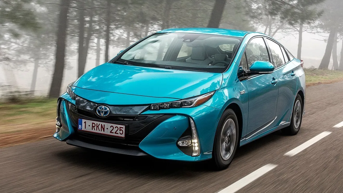 Toyota Prius Plug-in 2021, la tecnología híbrida enchufable de Toyota llega a España