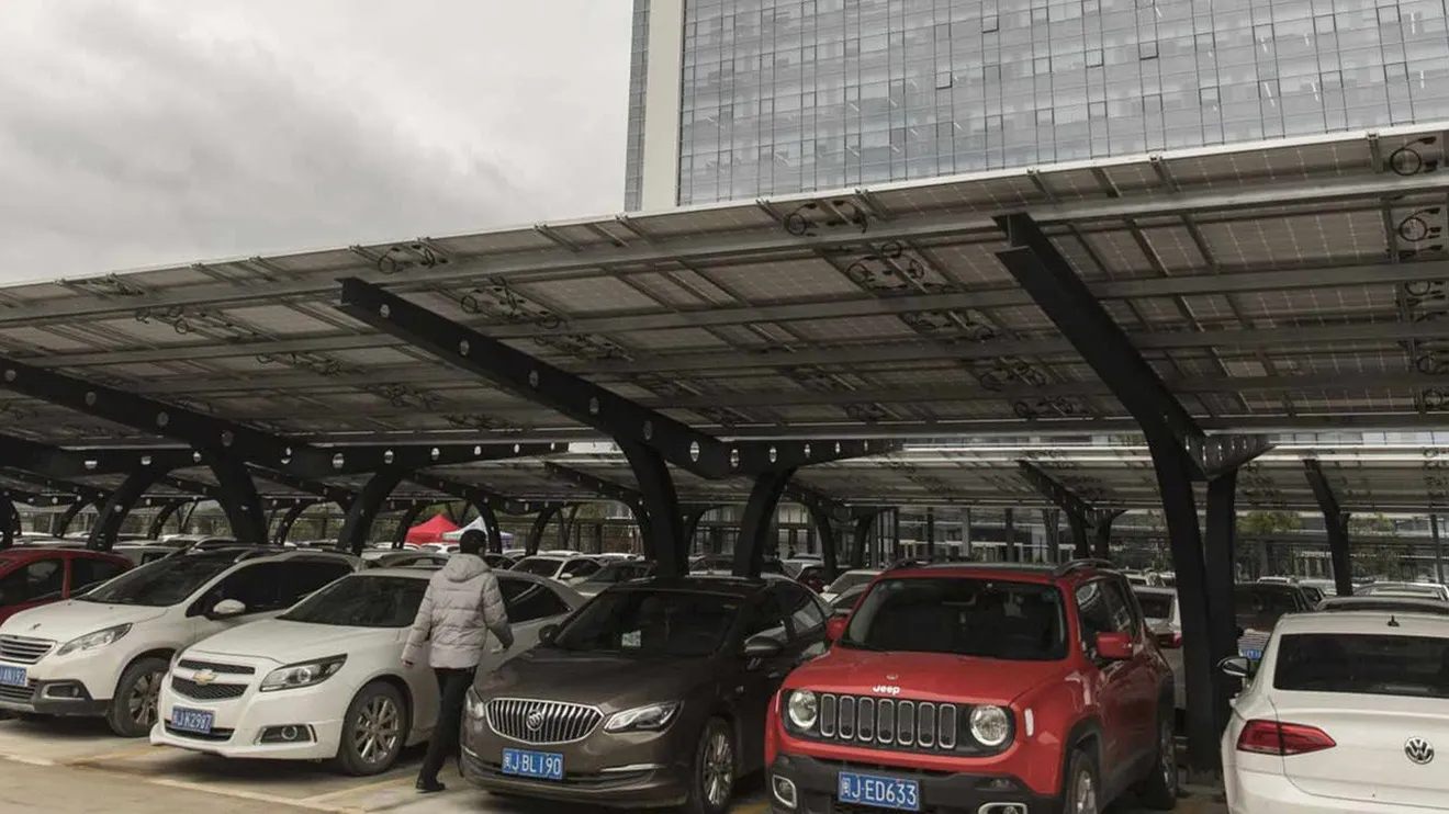 China - Septiembre 2020: La demanda de vehículos electrificados se recupera