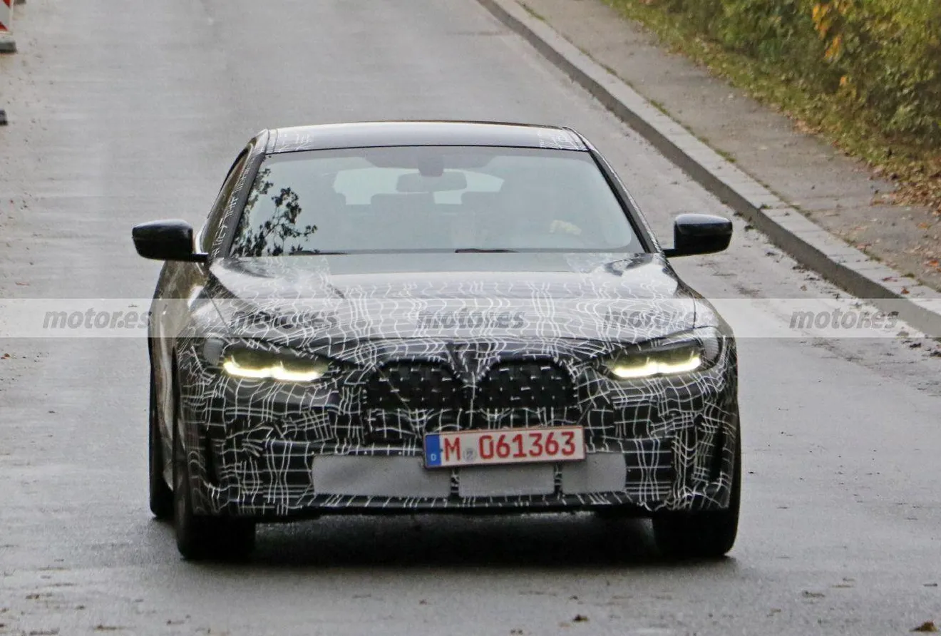 Los prototipos del nuevo BMW Serie 4 Gran Coupé 2022 empiezan a perder camuflaje