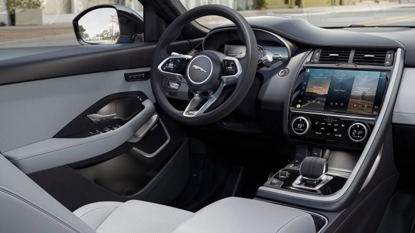 Jaguar E-Pace 2021 - interior
