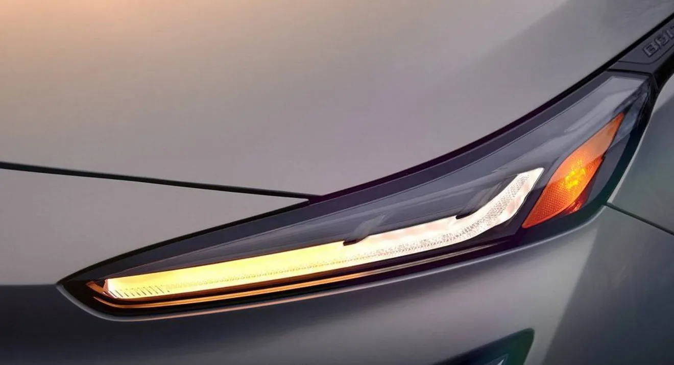 El Chevrolet Bolt EUV nos muestra sus ópticas por primera vez