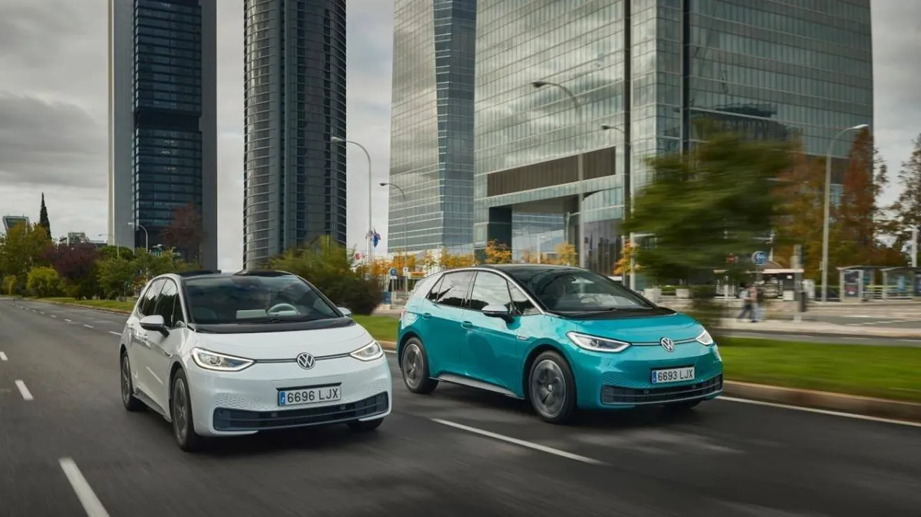 La comparativa definitiva: coche eléctrico vs coche de gasolina, cuánto gasta cada uno por cada 100 km