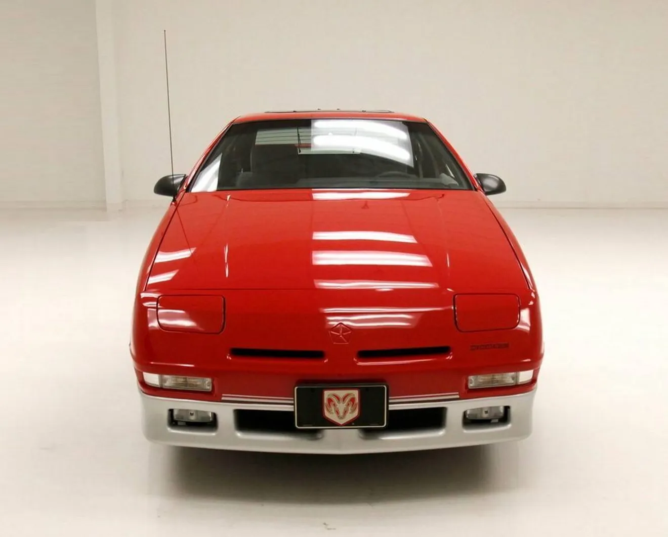 Este Dodge Daytona fue almacenado tras 2 semanas de uso y sigue a estrenar 30 años después