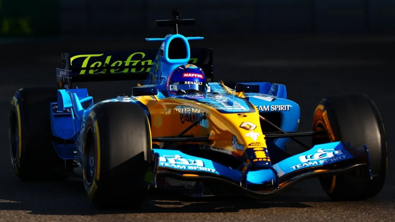 Las fotos y vídeos de Fernando Alonso con el Renault R25 en Abu Dhabi