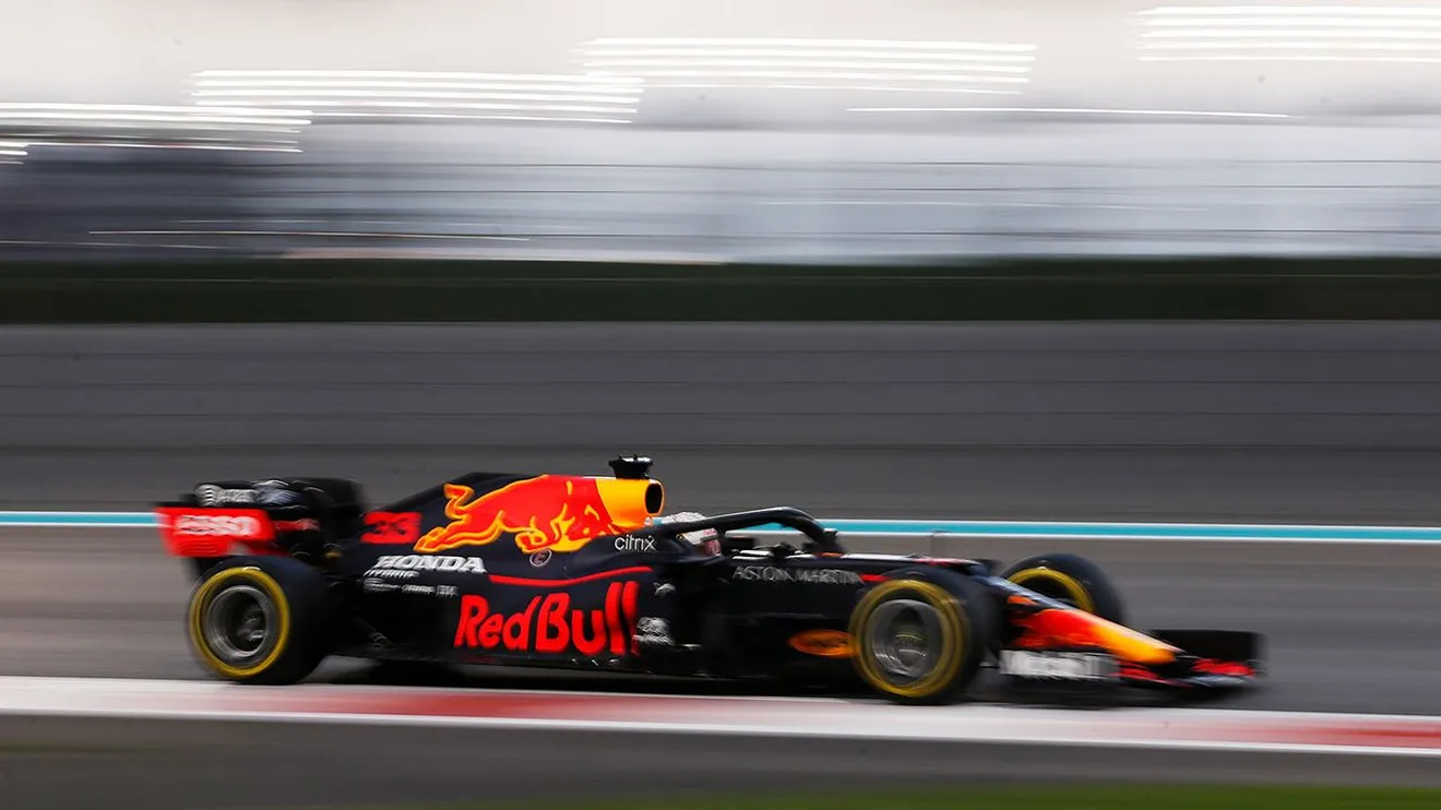 Verstappen rompe los pronósticos con la última pole del año