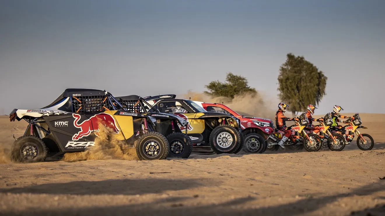 Red Bull presume de 'ejército' para el Dakar 2021 tras su llegada a Jeddah