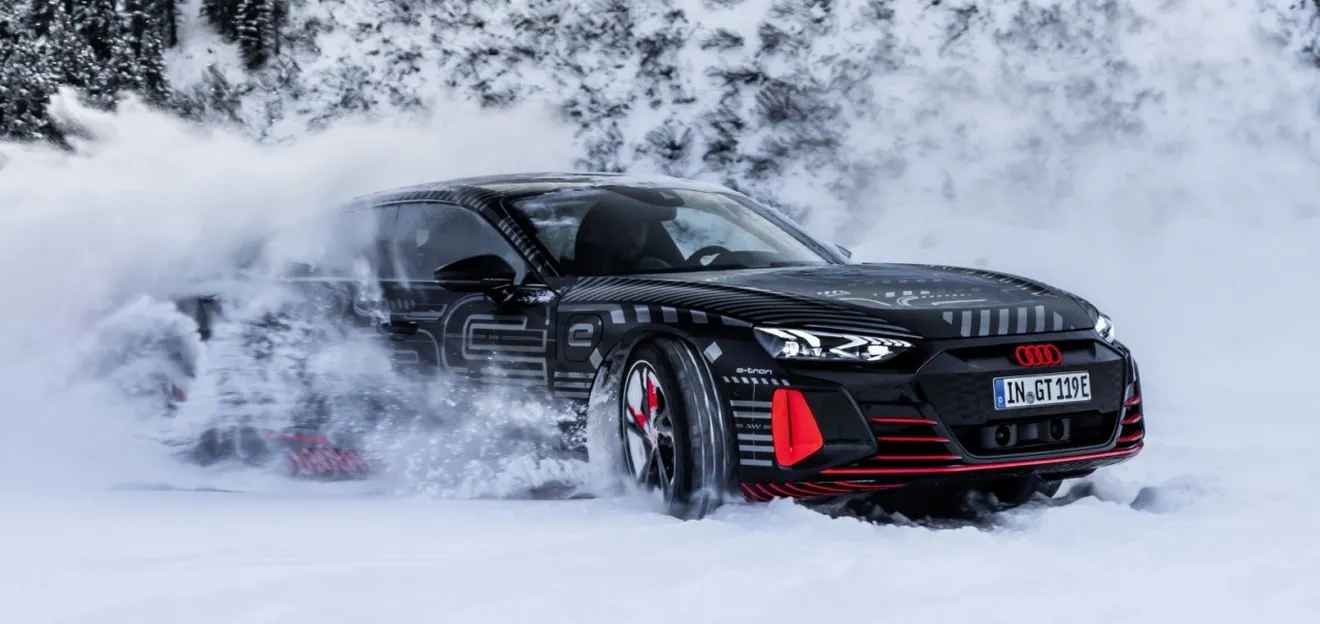 Foto Audi e-tron GT camuflado - exterior
