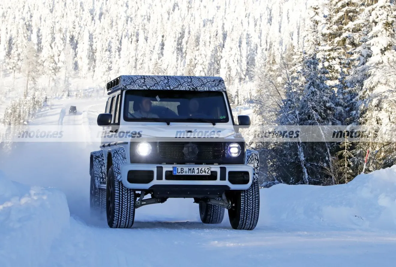 Dúo de prototipos del nuevo Mercedes-AMG G 63 4x4² 2021 cazados en pruebas con nieve