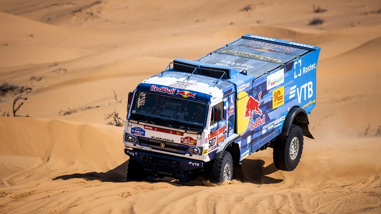 Peterhansel logra su decimocuarto Dakar, Sainz gana la última etapa