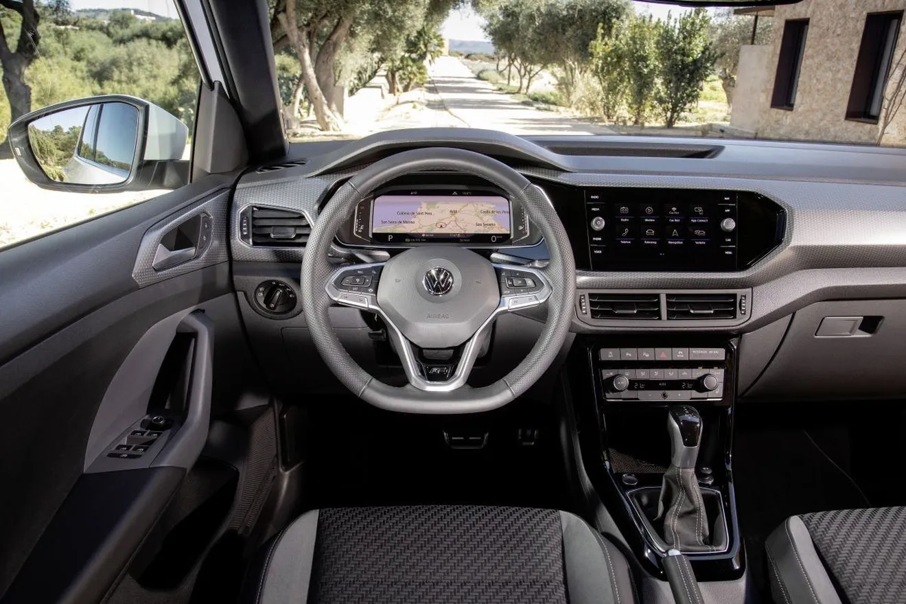 Volkswagen T-Cross R-Line 2021 - interior