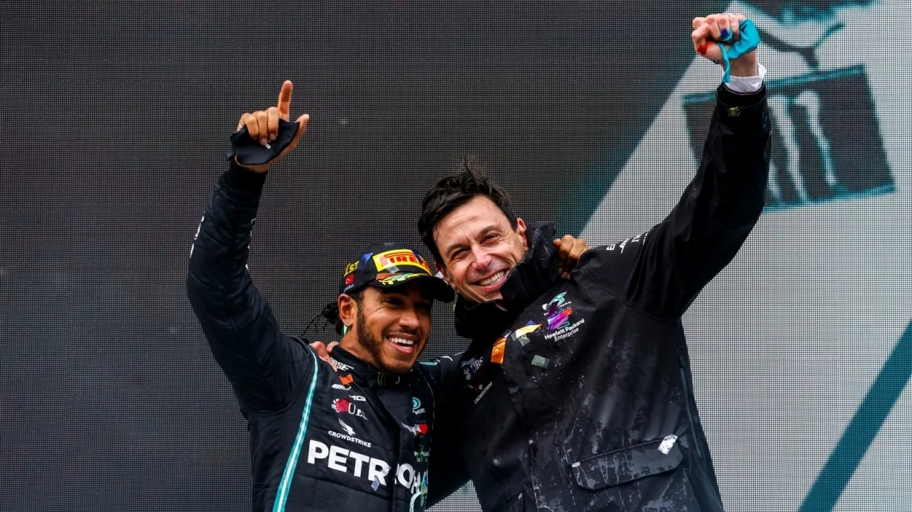 Wolff asume que Hamilton seguirá en Mercedes, pero no a cualquier precio