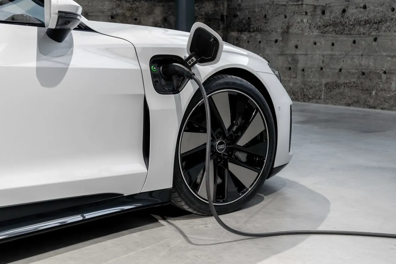 El jefe de Audi apunta que los futuros coches eléctricos dispondrán de menos autonomía