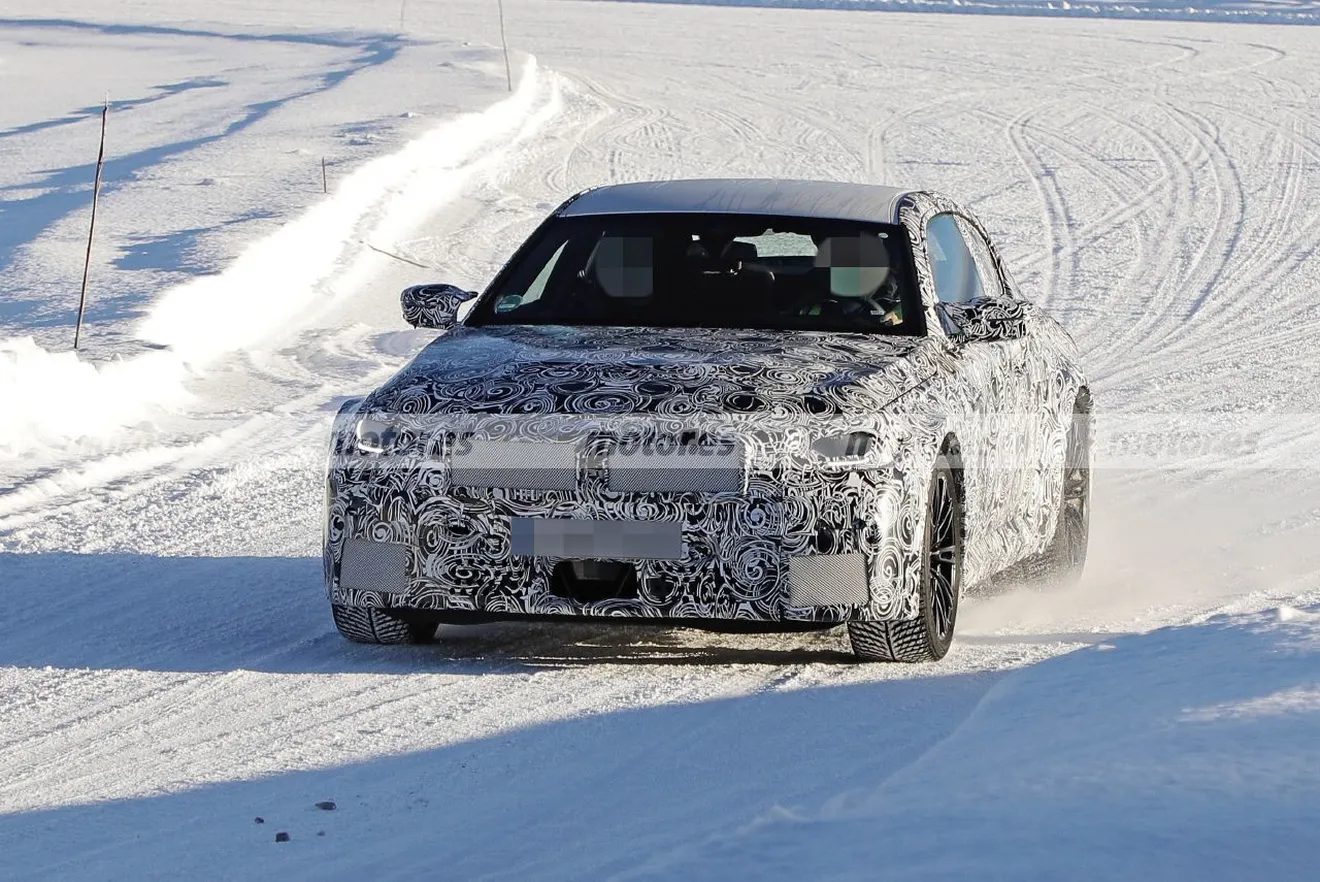 El nuevo BMW M2 Coupé 2023 reaparece en fotos espía en las pruebas invierno