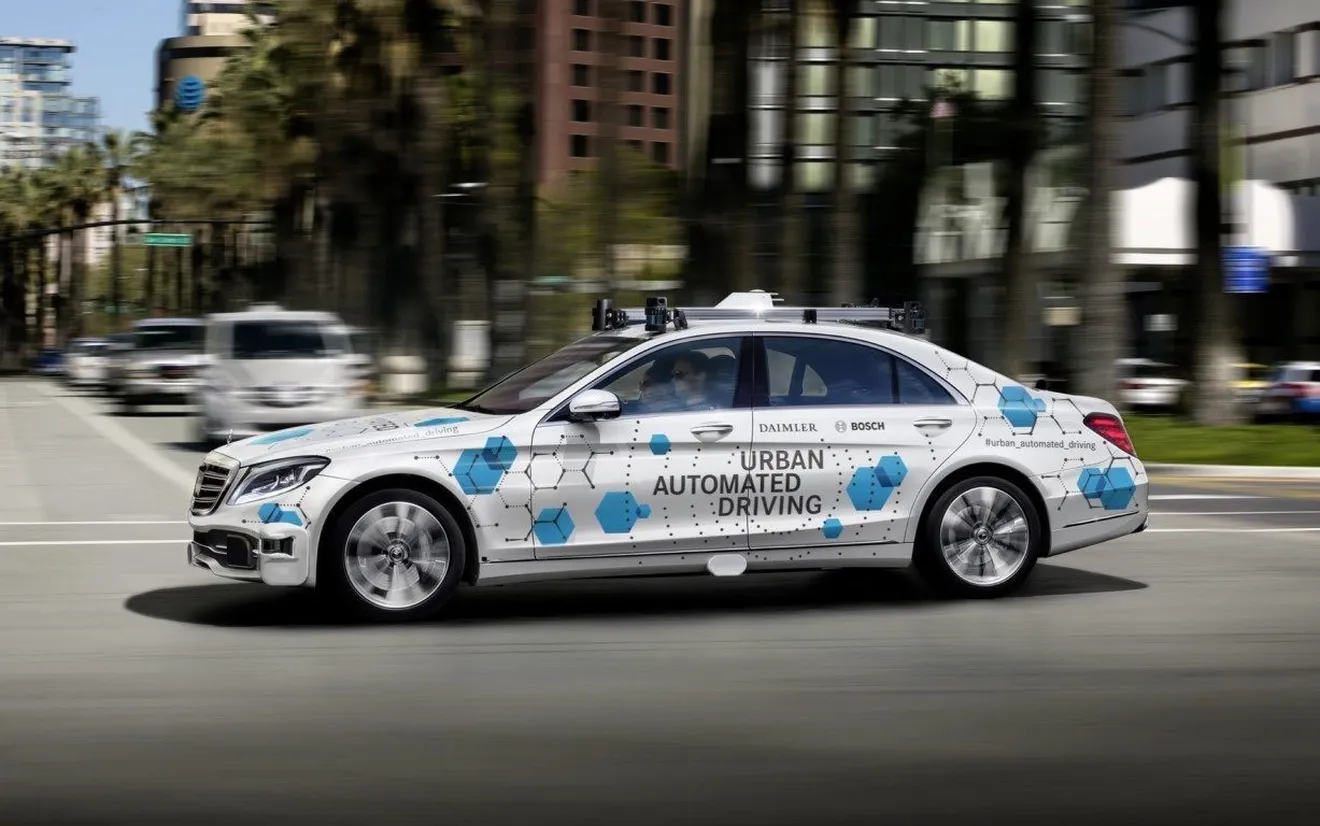 Prototipo de conducción autónoma de Mercedes y Bosch