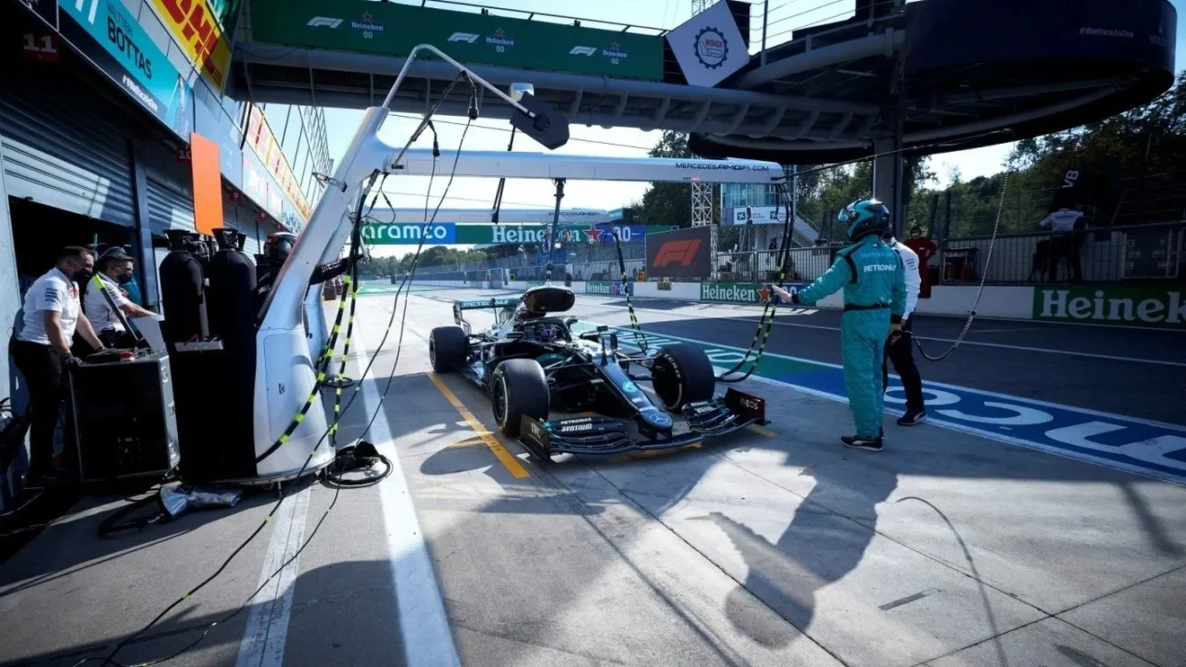 Sale a la luz la conversación entre Hamilton y los comisarios tras su sanción de Monza
