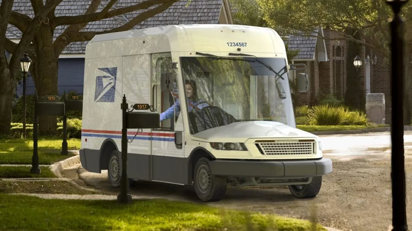 El Servicio Postal de EEUU cambia su destartalada flota por una avanzada furgoneta