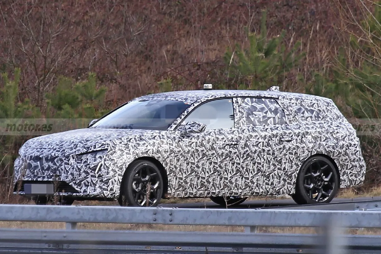 Foto espía Peugeot 308 SW 2022 - exterior