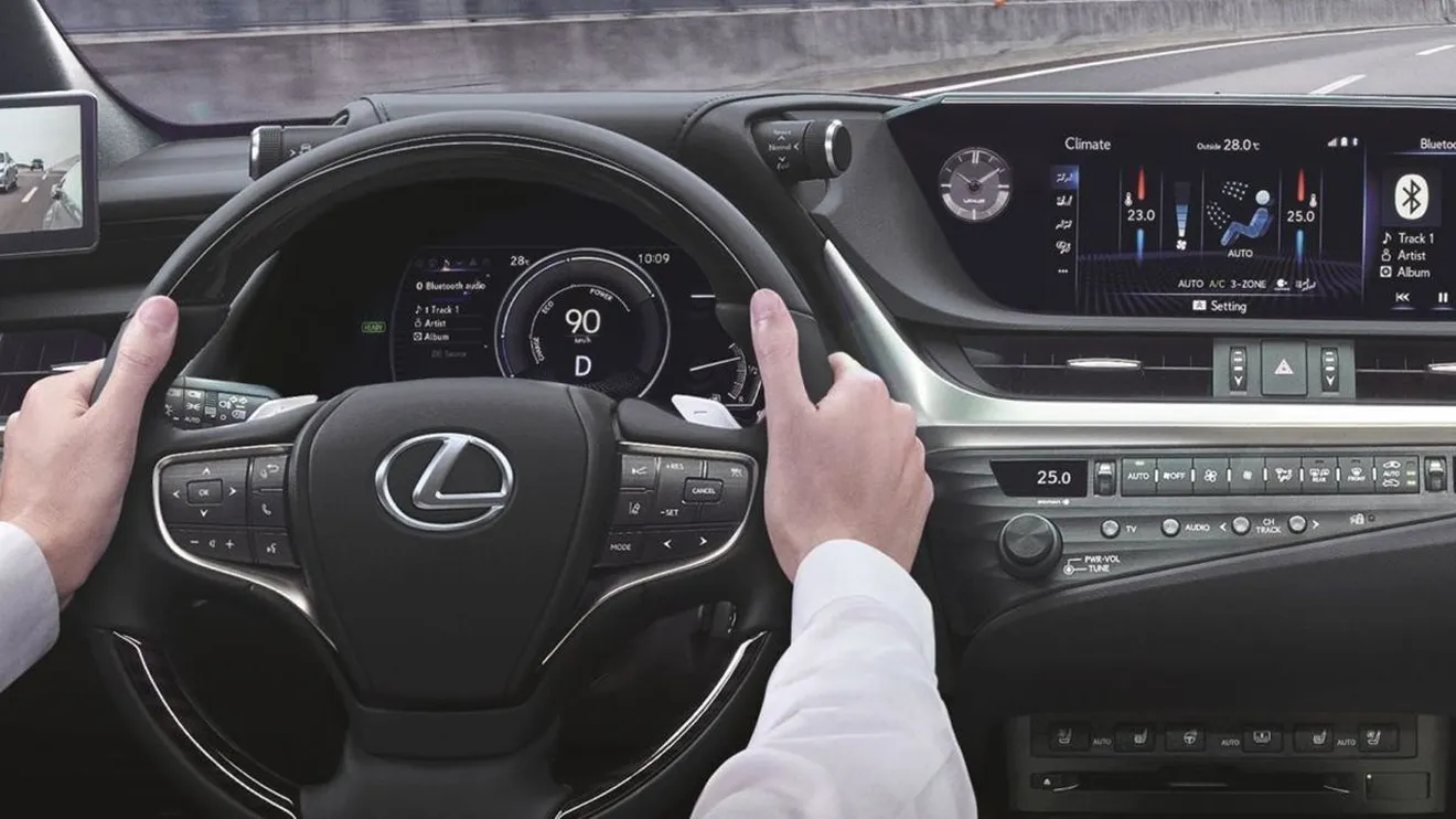Lexus ES 300h 2021 - interior