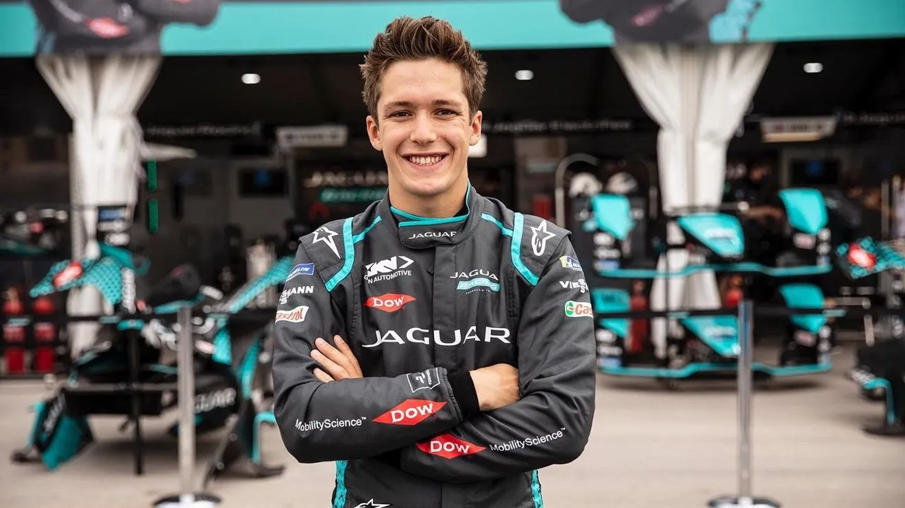 Sacha Fenestraz, nuevo piloto reserva de Jaguar Racing en Fórmula E