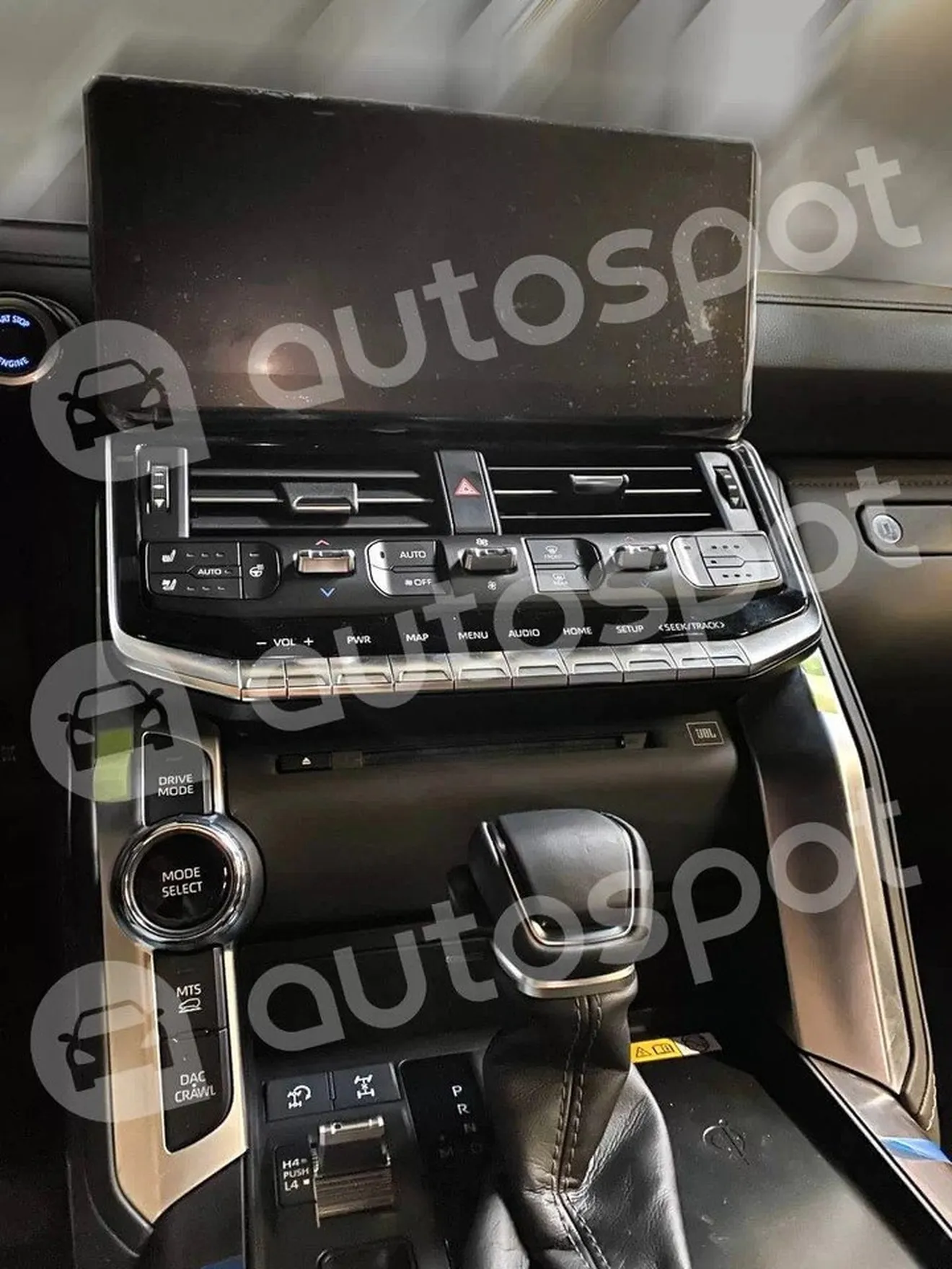 Foto espía Toyota Land Cruiser 300 2021 - interior
