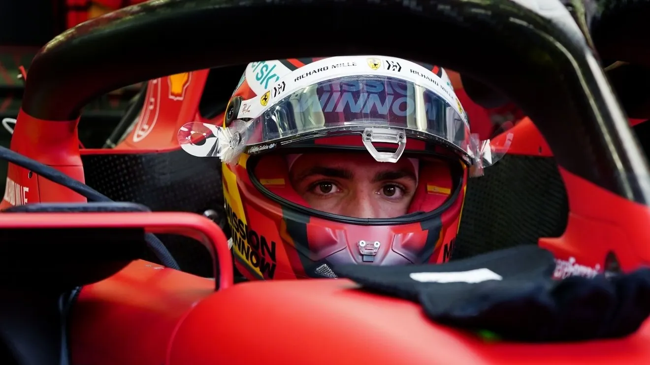 Sainz le da una alegría a Ferrari: «Me sorprende que todo esté tan apretado»