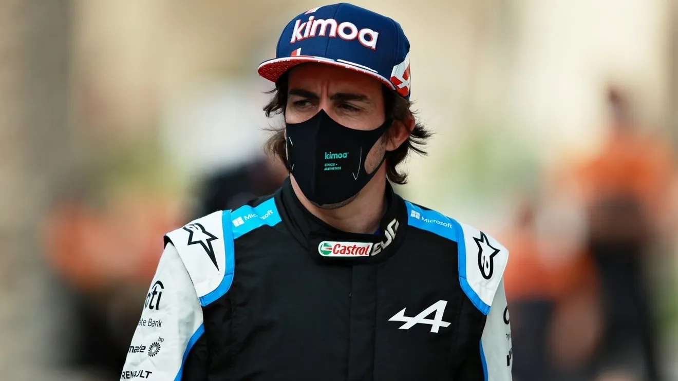 Fernando Alonso vuelve al paddock de la F1 con los colores de Alpine