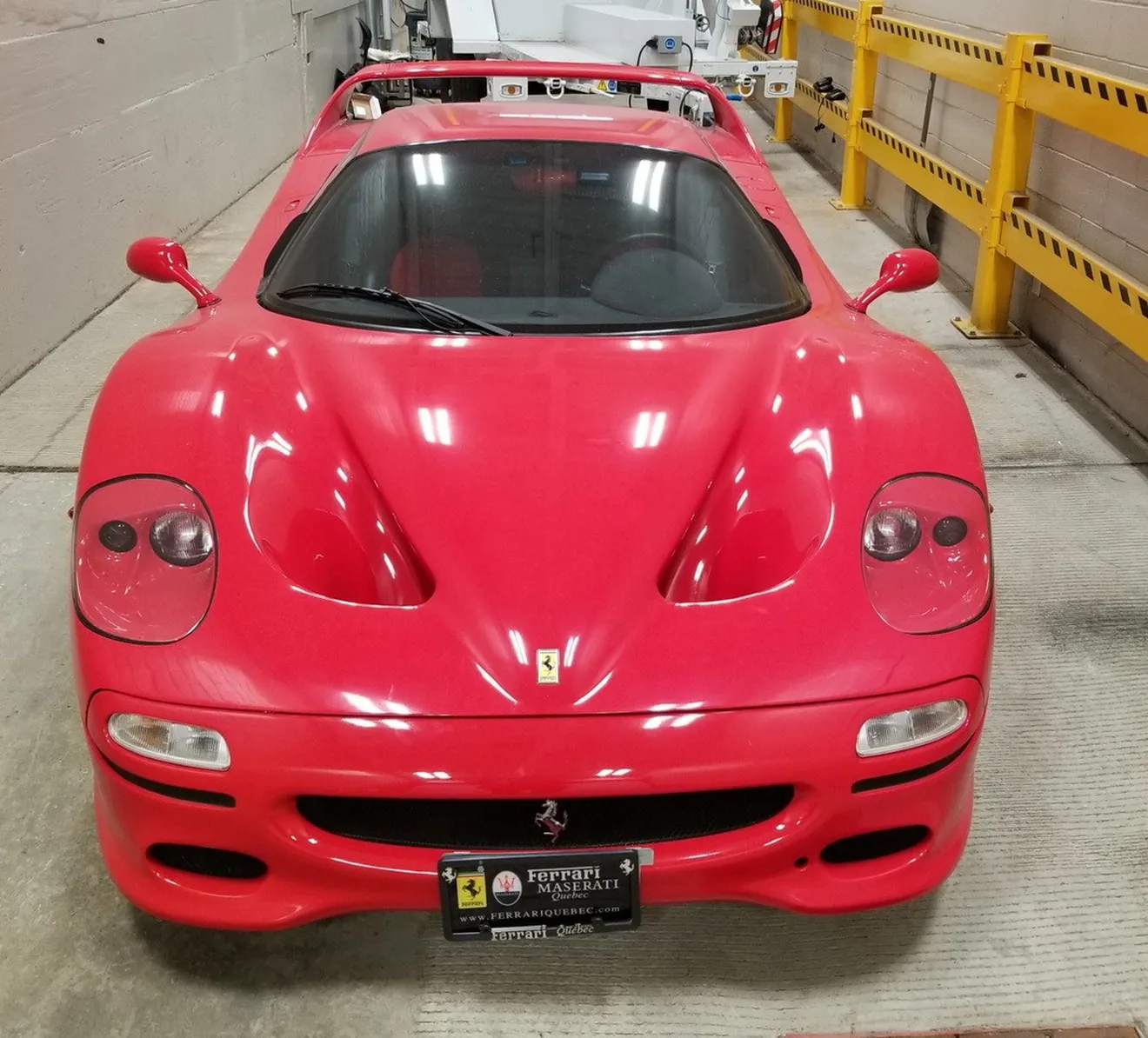 Un Ferrari F50 robado hace 18 años se convierte en el centro de una batalla judicial