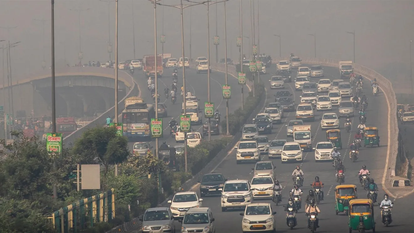 La India no retrocede e insta a los fabricantes a reducir las emisiones de sus coches