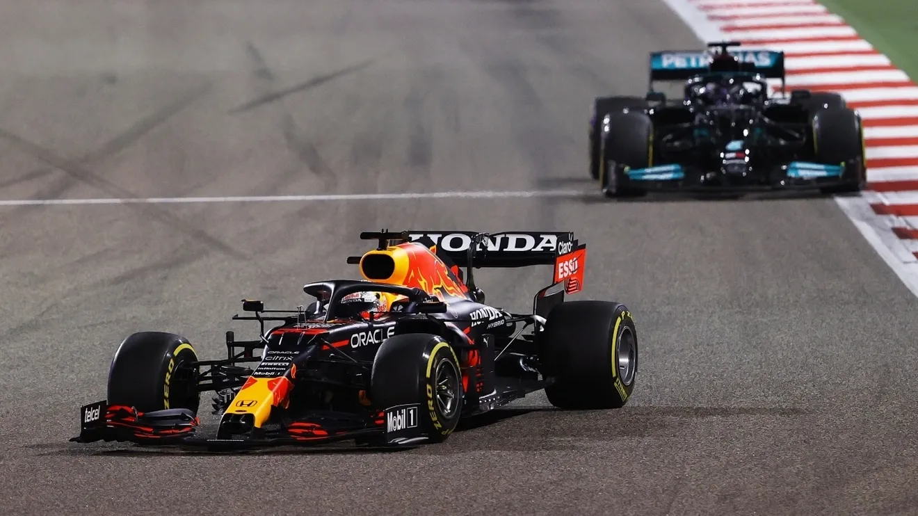 El momento clave del GP de Bahréin: esto le hizo perder a Verstappen la carrera