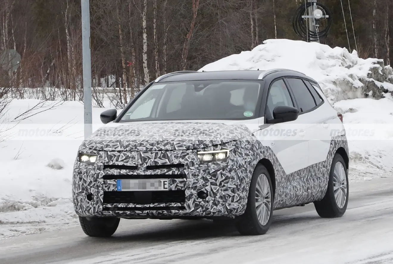 Foto espía Opel Grandland Facelift 2022 - exterior