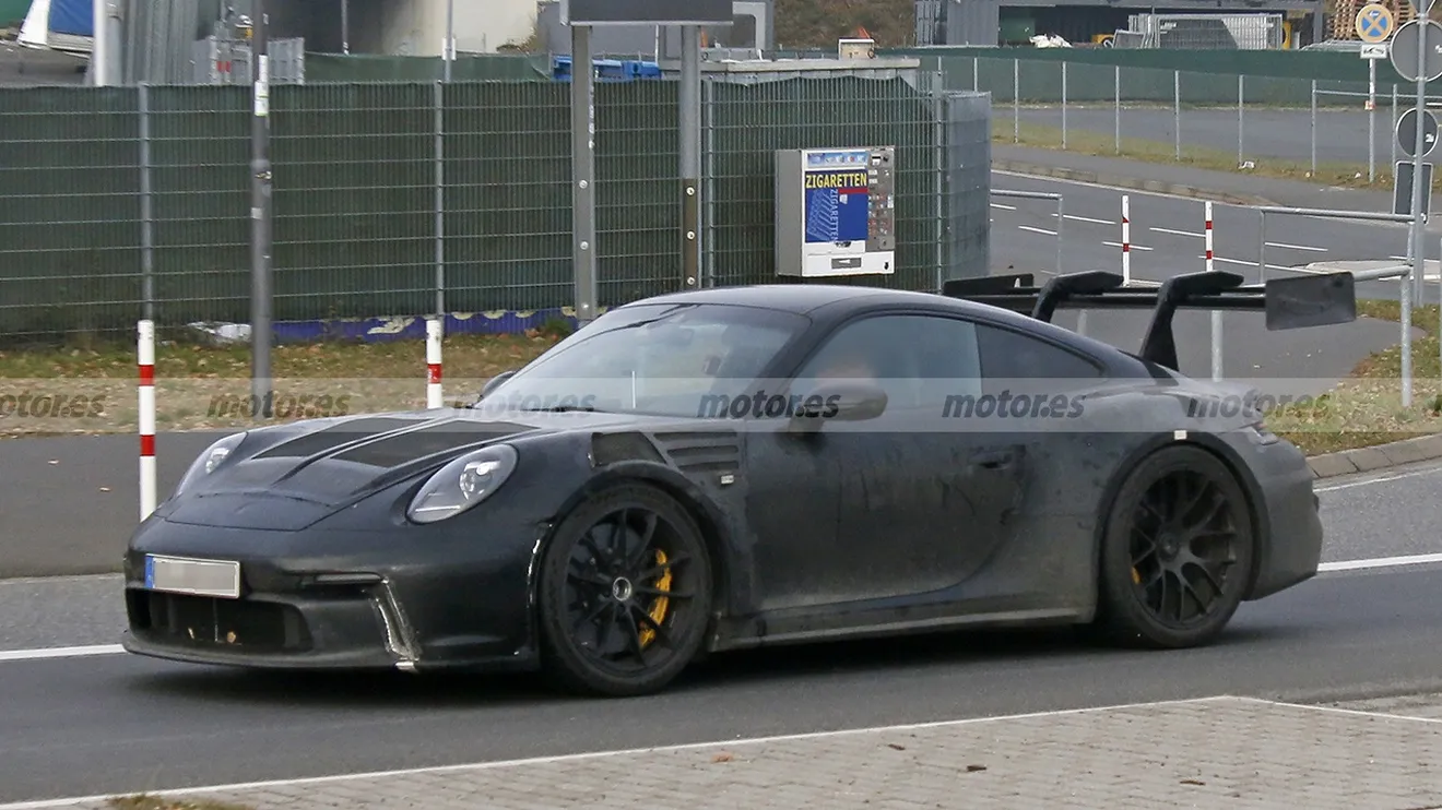 El nuevo Porsche 911 GT3 RS y su enorme alerón al detalle en estas fotos espía