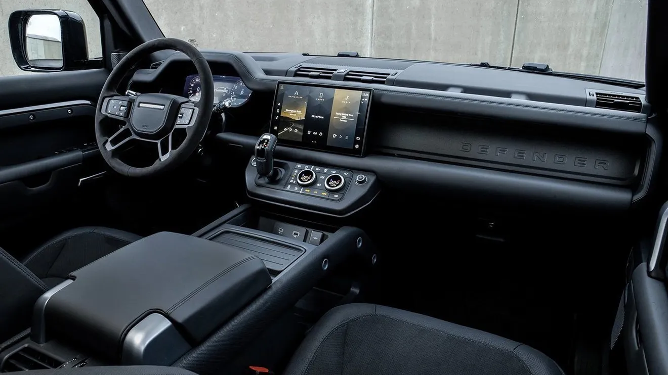 Land Rover Defender V8 - interior