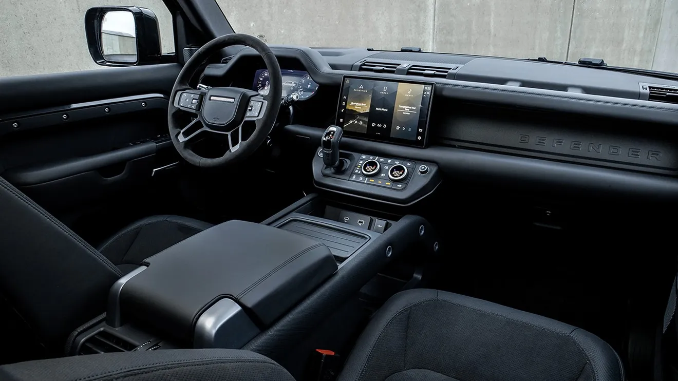 Land Rover Defender 2021 - interior