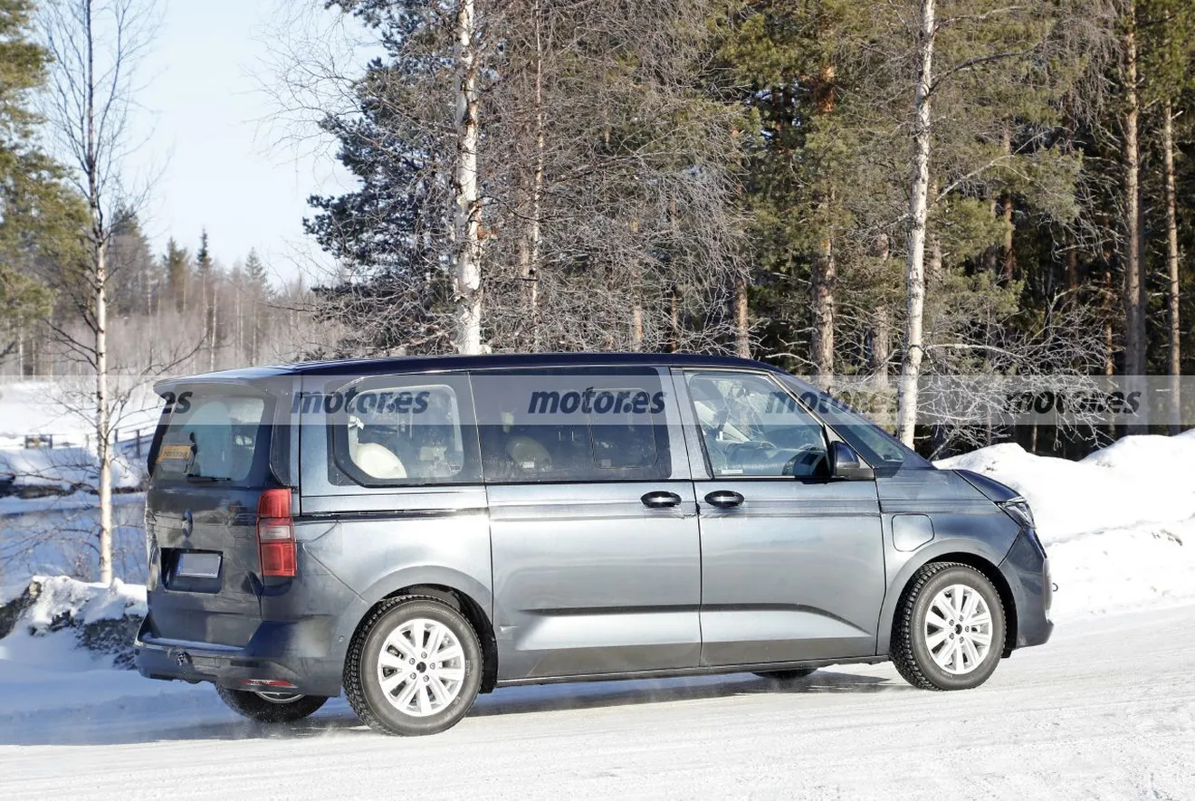 Foto espía Volkswagen Multivan eHybrid - exterior / Foto: CarPix