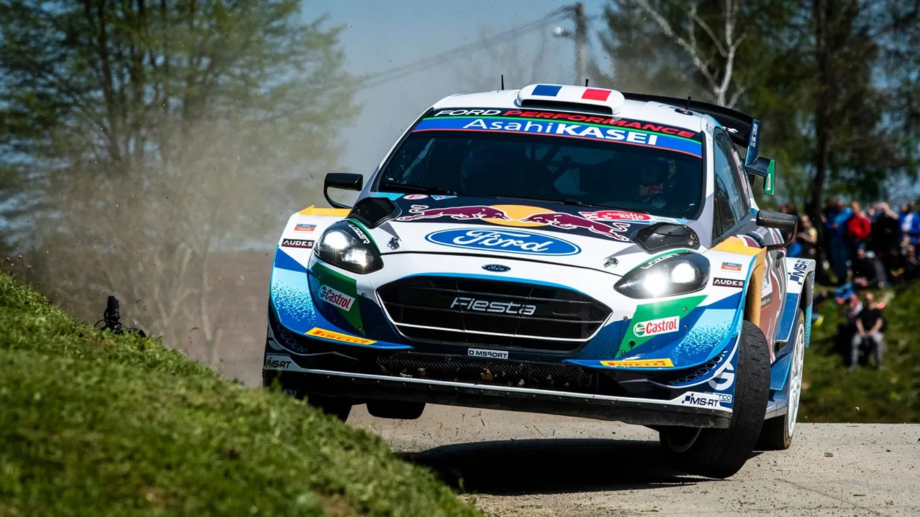 Adrien Fourmaux protagoniza un brillante debut con el Ford Fiesta WRC