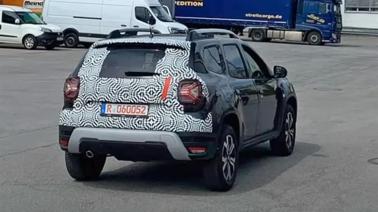 Dacia Duster 2021 - foto espía posterior